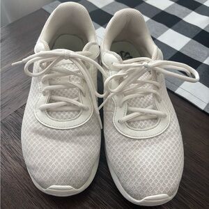 Nike Tanjun women’s shoes